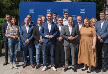 Alianța Dreapta Unităîși prezintă candidații din județul Timiș. Dominic Fritz: „Vom câștiga Primăria Timișoara, iar Alin Nica va câștiga președinția Consiliului Județean dar dincolo de asta că vom câștiga și primării importante în tot județul.”