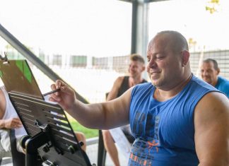 Celebrarea Orașului și dincolo de gratii: Festivalul Rod a ajuns la deținuți cu doi caricaturiști