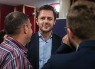 Ruben Lațcău, viceprimarul Timișoarei : „Cine crede că de mâine combinatorii eșuați care ne-au adus aici nu vor mai fi la butoane, se înșală”