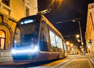 Cum vor circula autobuzele, tramvaiele și firobuzele în noaptea de Revelion?