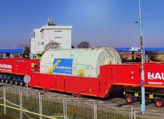 Un transport agabaritic gigantic, cu o greutate de 788 de tone, va traversa România. Convoiul transportă o turbină către Termocentrala Mintia