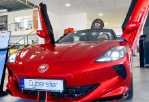 Roadsterul electric Cyberster prezentat oficial în Timișoara; pasionații auto pot face un test-drive cu opt mașini MG