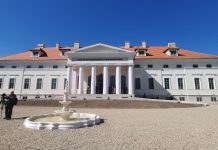 Conacul Mocioni, un simbol al Banatului, reintră de azi în circuitul turistic (foto)