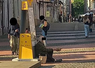 Zona Cetate rămâne o atracție pentru cerșetori – aceștia au fost preluați de polițiștii locali de 126 de ori doar din centrul orașului, în ultima lună (foto)