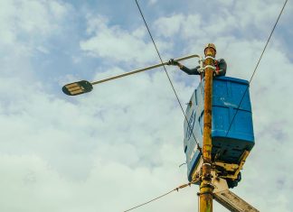 Timișoara finalizează modernizarea iluminatului pe 64 de străzi: 2.800 de corpuri LED instalate