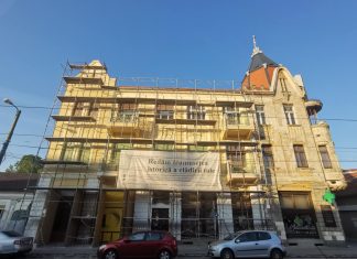 GALERIE FOTO Palatul cu Toiagul lui Esculap din zona Traian a început să fie restaurat. Construită în 1911, clădirea a devenit cunoscută datorită farmacistului Kovács