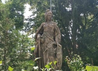 FOTO Povestea statuii “Hungaria”, unul dintre cele mai discrete monumente de for public din Timișoara