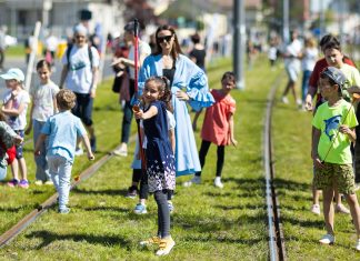 Start la vacanță cu fanfară, teatru și tobogane pe Bd. Cetății, la „Străzi pentru Comunitate”