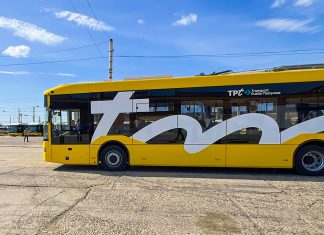 Primul troleibuz galben a ajuns la Timișoara (video)