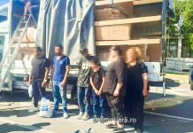 Migranți ilegali descoperiți ascunși într-o autoutilitară la Nădlac. Șofer român, anchetat pentru trafic
