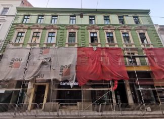 FOTO Clădirea care a adăpostit Tipografia Moravetz și Librăria Școlarul renaște din punct de vedere estetic