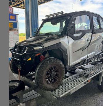 Autoturism furat din Belgia, descoperit la Nădlac pe o platformă tractată de un bulgar