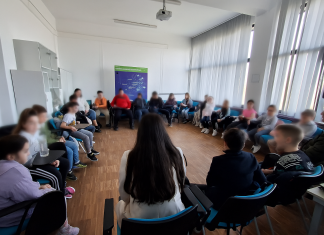 UVT sprijină elevii din medii defavorizate prin ateliere educaționale și artistice