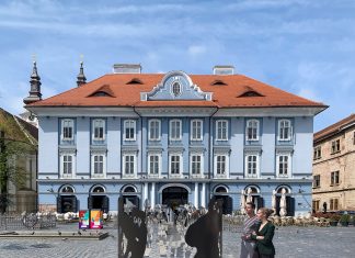 Premiul „Peter Jecza” pentru SCULPTURA ANULUI ne aduce „TOGETHER” în Piața Unirii
