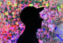 Fashion show în Piața Ocska. Designerul Dinu Bodiciu, care a creat și pentru Lady Gaga, la Asfalt Talcioc