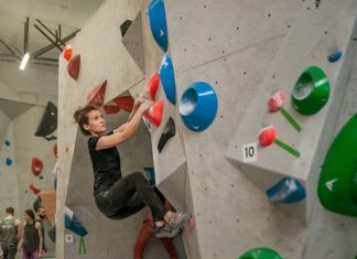 Timișoara devine capitala cățărării. A doua etapă a Cupei României la Bouldering aduce la un loc cei mai buni sportivi din țară