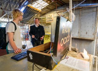 „Radioul din valiză” care a cucerit Ocska. Experimentul născut în piața de vechituri, pregătit să intre pe scena media timișoreană