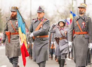 Mii de timișoreni la Parada Militară de 1 Decembrie: mesaj de unitate din partea primarului Dominic Fritz