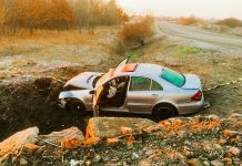 Cinci victime, inclusiv un copil, într-un accident rutier pe DN59B. Șoferul era sub influența alcoolului