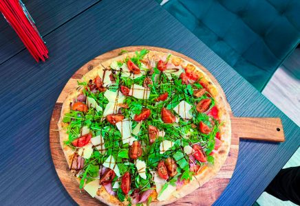 Anne’s Fast Food lansează o ofertă specială pentru timișoreni: a treia pizza, din partea casei