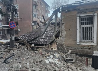 Explozie la o anexă a Poliției Lugoj: trei polițiști răniți ușor și pagube materiale