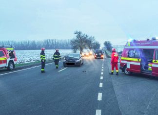 Coliziune între două autoturisme la Sânandrei. O șoferiță și pasagera sa, rănite