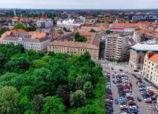 Parcarea multietajată din centrul Timișoarei, blocată de Direcția de Cultură