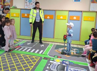 Educație rutieră de la grădiniță: Polițiștii locali, lecție practică pentru cei mai mici