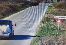 Două persoane prinse în timp ce aruncau ilegal deșeuri la Sânmihaiu Român (video)