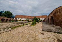 Bastionul Maria Theresia și Conacul Mocioni, finaliste în competiția turistică a anului. Votează și tu pentru județ