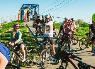 „Ride & Ride & Ride” adună 100 de bicicliști la Timișoara: succes pentru mobilitatea urbană