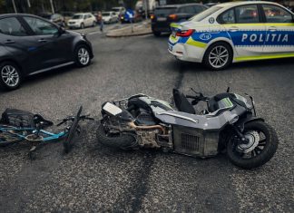 Accident în Timișoara: motociclist și biciclist răniți după o coliziune în trafic