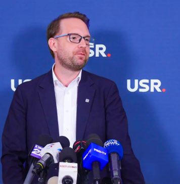 Dominic Fritz atacă PSD: „Au declanșat o criză politică într-un moment critic”