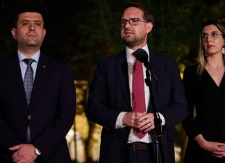 Dominic Fritz : „Citiți moțiunea PSD-AUR (..) Este limba pe care AUR a copiat-o din manualele care circulă la Moscova și pe care PSD și-o însușește”