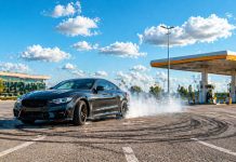 Drifturi în parcare, amendate de polițiști: șofer de 21 de ani, prins după imagini apărute online