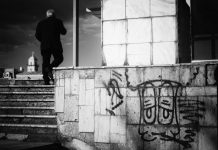 Gabriel Brezeanu, expoziție „Ancorat în povestea stradală”, la Cărturești Mercy