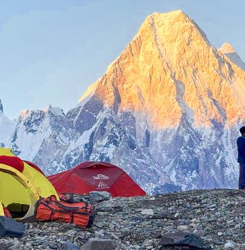 Horia Colibășanu renunță la ascensiunea pe Gasherbrum II din cauza riscului de avalanșă