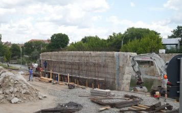 Timișoara: demolarea vechiului pod de la Fabrica de Tigări s-a încheiat. În toamnă începe montarea noului tablier al podului