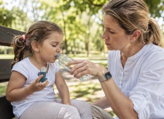 Medicii avertizează: Canicula poate agrava bolile respiratorii la copii
